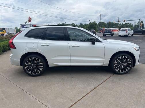 2026 Volvo XC60 B5 Ultra