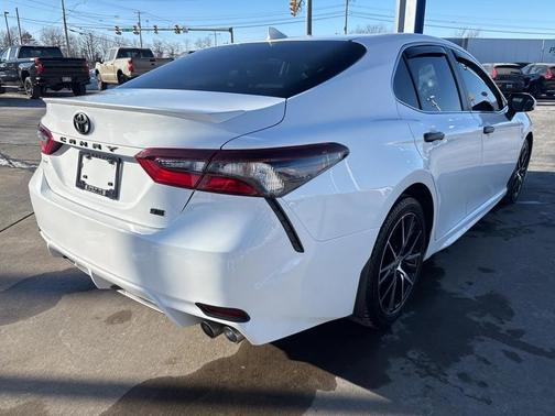 2023 Toyota Camry SE