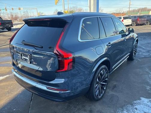 2025 Volvo XC90 B6 Plus 7-Seater