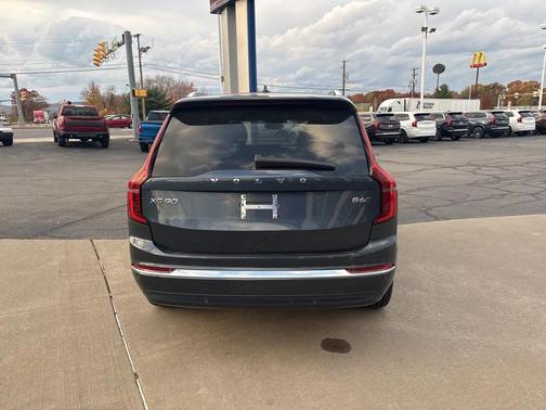 2025 Volvo XC90 B6 Plus 7-Seater