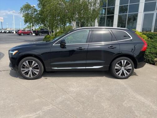 2023 Volvo XC60 B5 Plus Bright Theme