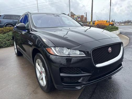 2019 Jaguar F-PACE 25t Premium