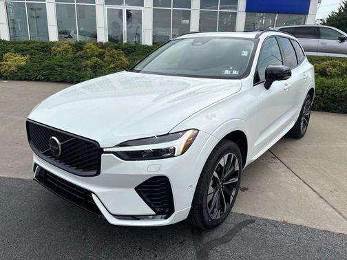 Crystal White Metallic 2026 Volvo XC60 B5 Plus