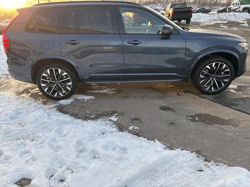 2026 Volvo XC90 Plug-In Hybrid T8 Ultra Dark Theme 7-Seater