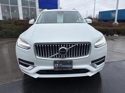 2023 Volvo XC90 B5 Plus