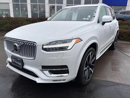 2023 Volvo XC90 B5 Plus