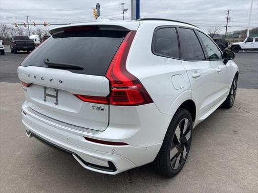 2025 Volvo XC60 Plug-In Hybrid T8 Plus