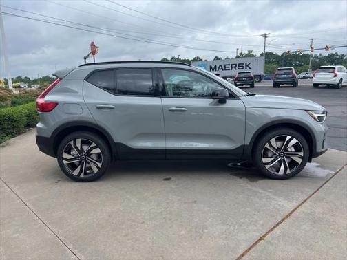 2026 Volvo XC40 B5 Ultra