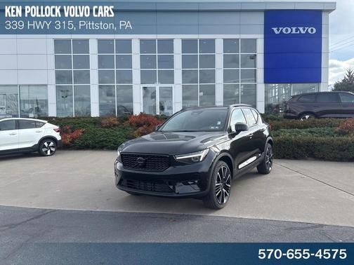 2026 Volvo XC40 B5 Ultra Black Edition