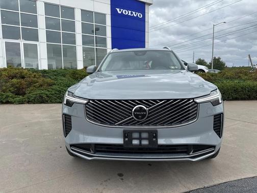 2025 Volvo XC90 B5 Plus 7-Seater