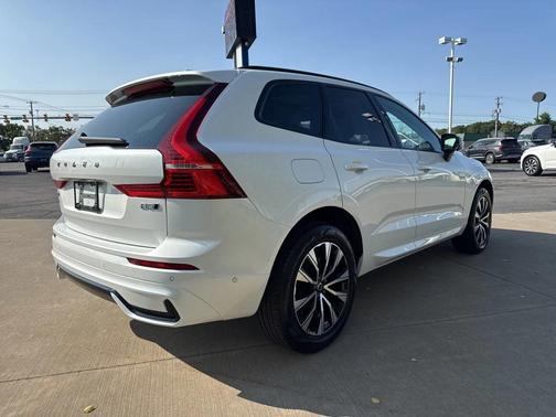 2025 Volvo XC60 Plus