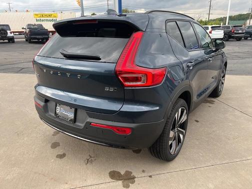 2026 Volvo XC40 B5 Plus