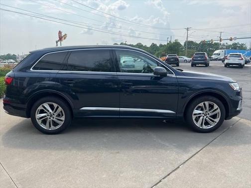 2024 Audi Q7 55 Premium Plus