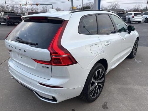2025 Volvo XC60 B5 Plus