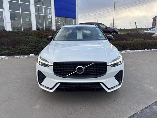 2025 Volvo XC60 B5 Plus