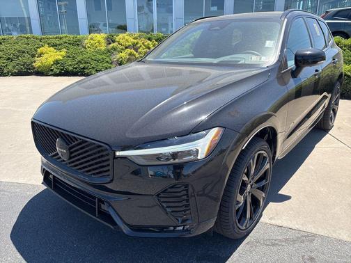 Onyx Black Metallic 2026 Volvo XC60 B5 Ultra Black Edition