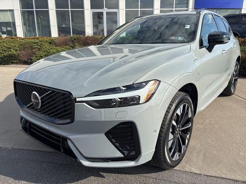 Vapour Grey Metallic 2026 Volvo XC60 Plug-In Hybrid Plus, T8 AWD Electric/Gasoline, Dark