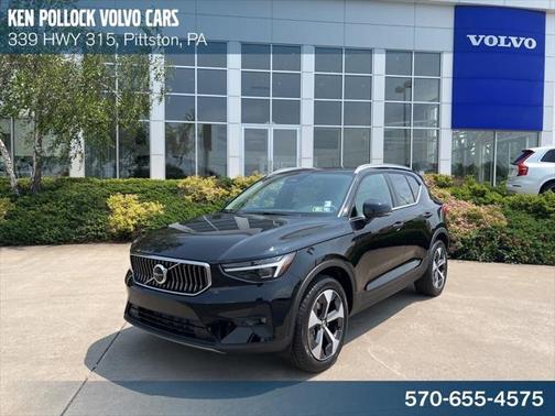 2025 Volvo XC40 B5 Plus Bright Theme