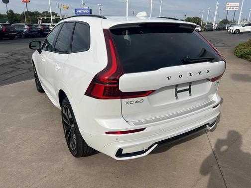2026 Volvo XC60 B5 Plus