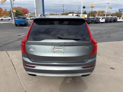 2019 Volvo XC90 T6 Momentum