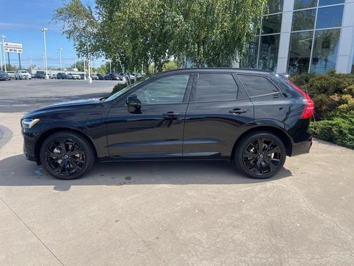 2025 Volvo XC60 Plug-In Hybrid T8 Ultra Black Edition