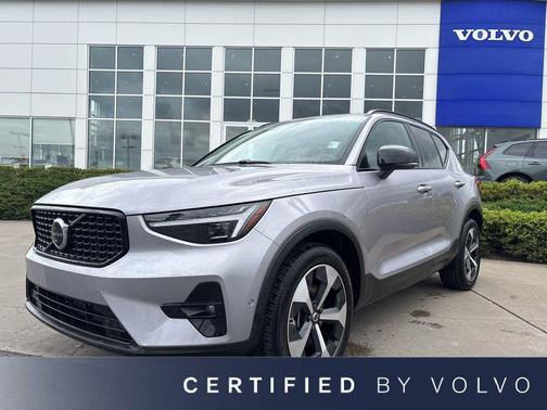Aurora Silver 2026 Volvo XC40 Plus, B5 AWD Gas (mild hybrid), Dark