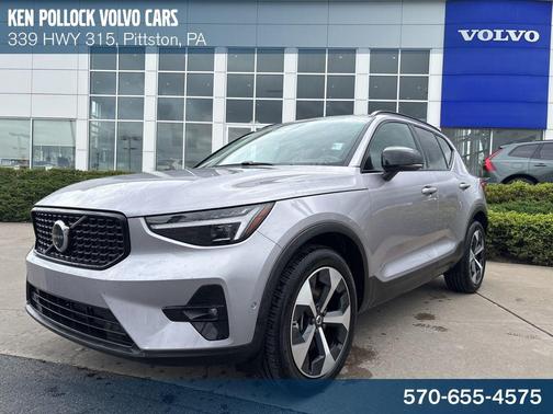2026 Volvo XC40 Plus, B5 AWD Gas (mild hybrid), Dark