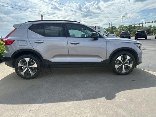 Aurora Silver 2026 Volvo XC40 Plus, B5 AWD Gas (mild hybrid), Dark