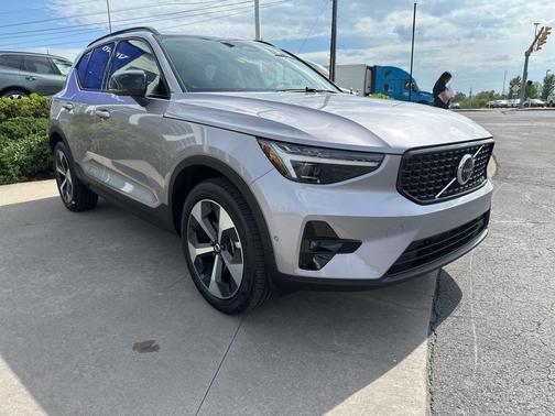 Aurora Silver 2026 Volvo XC40 Plus, B5 AWD Gas (mild hybrid), Dark