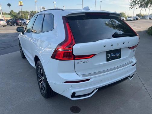 2024 Volvo XC60 B5 Plus Dark Theme