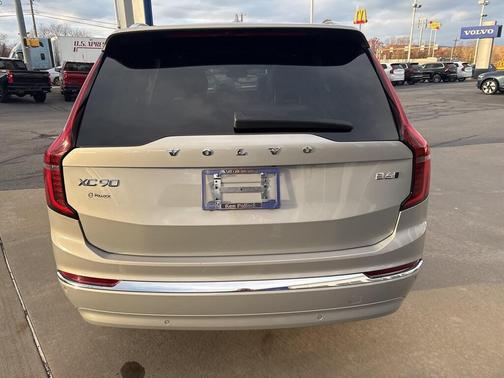 2025 Volvo XC90 B6 Plus 7-Seater