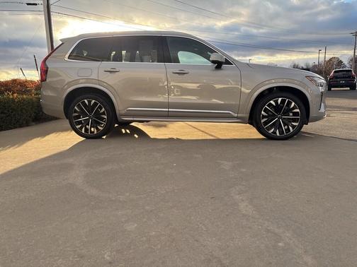 2025 Volvo XC90 B6 Plus 7-Seater
