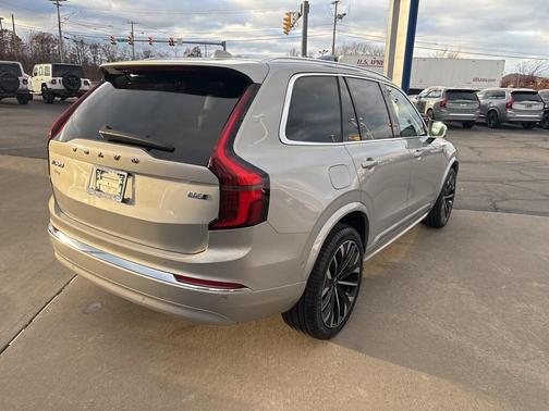 2025 Volvo XC90 B6 Plus 7-Seater