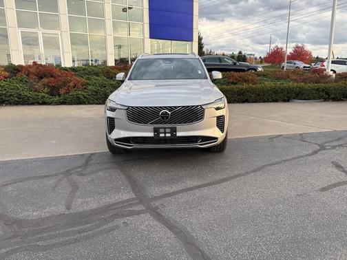 2025 Volvo XC90 B6 Plus 7-Seater