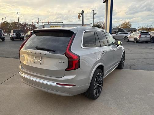 2025 Volvo XC90 B6 Plus 7-Seater