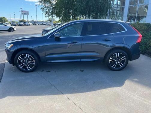2020 Volvo XC60 T5 Momentum