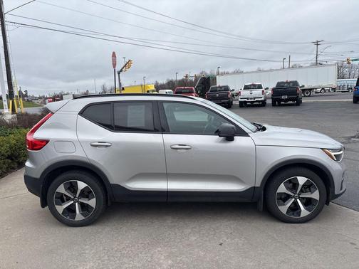 Silver Dawn Metallic 2023 Volvo XC40 B5 Plus Dark Theme