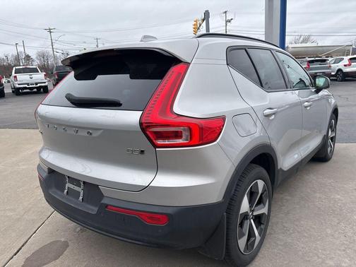 Silver Dawn Metallic 2023 Volvo XC40 B5 Plus Dark Theme