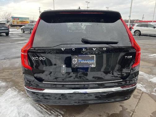 2025 Volvo XC90 Plug-In Hybrid T8 Plus 7-Seater