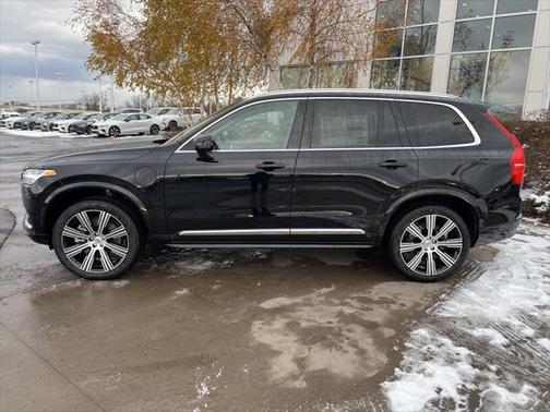 2025 Volvo XC90 Plug-In Hybrid T8 Plus 7-Seater