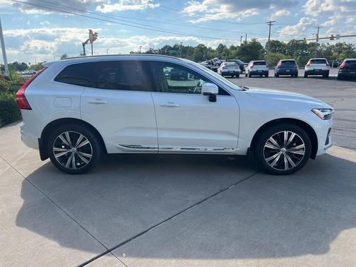 2022 Volvo XC60 B5 Inscription