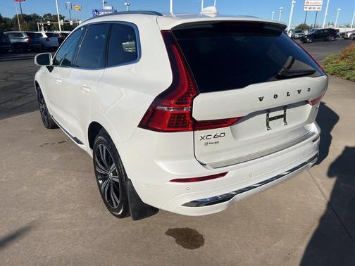 2022 Volvo XC60 B5 Inscription