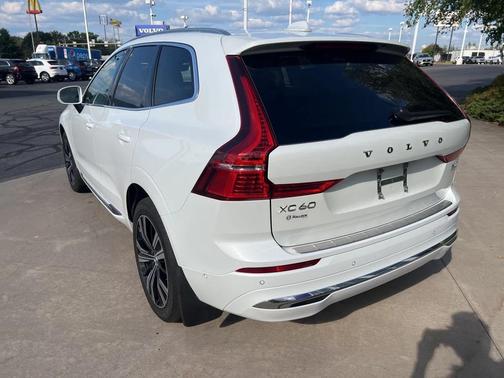 2022 Volvo XC60 B5 Inscription