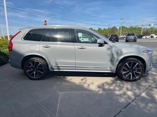 2024 Volvo XC90 B6 Plus Bright Theme 6-Seater