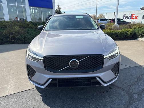 Aurora Silver 2026 Volvo XC60 B5 Plus