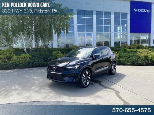 2025 Volvo XC40 B5 Plus Dark Theme