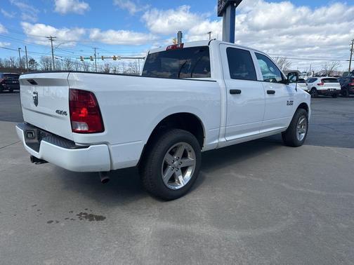 Bright White Clearcoat 2018 RAM 1500 Express
