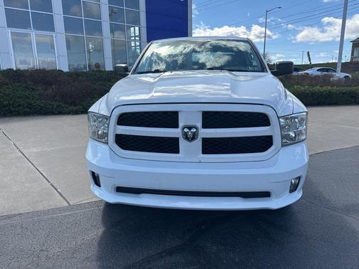 Bright White Clearcoat 2018 RAM 1500 Express