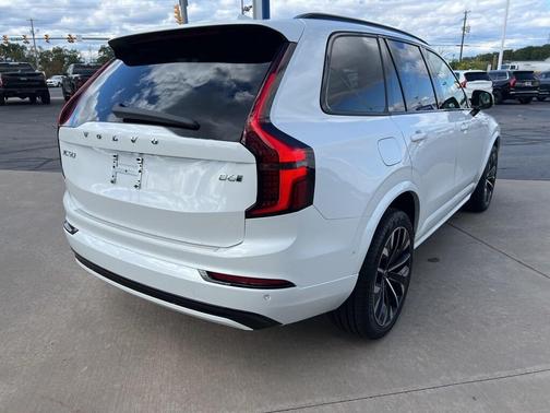 2026 Volvo XC90 B6 Ultra Dark Theme 7-Seater