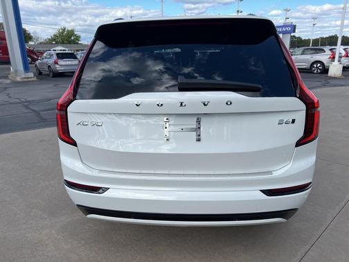 2026 Volvo XC90 B6 Ultra Dark Theme 7-Seater